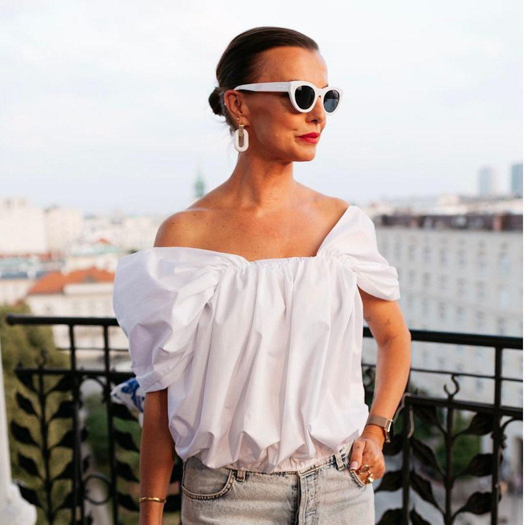 Sokołowska w modnej bluzce. Tak tego lata nosi się hiszpanki